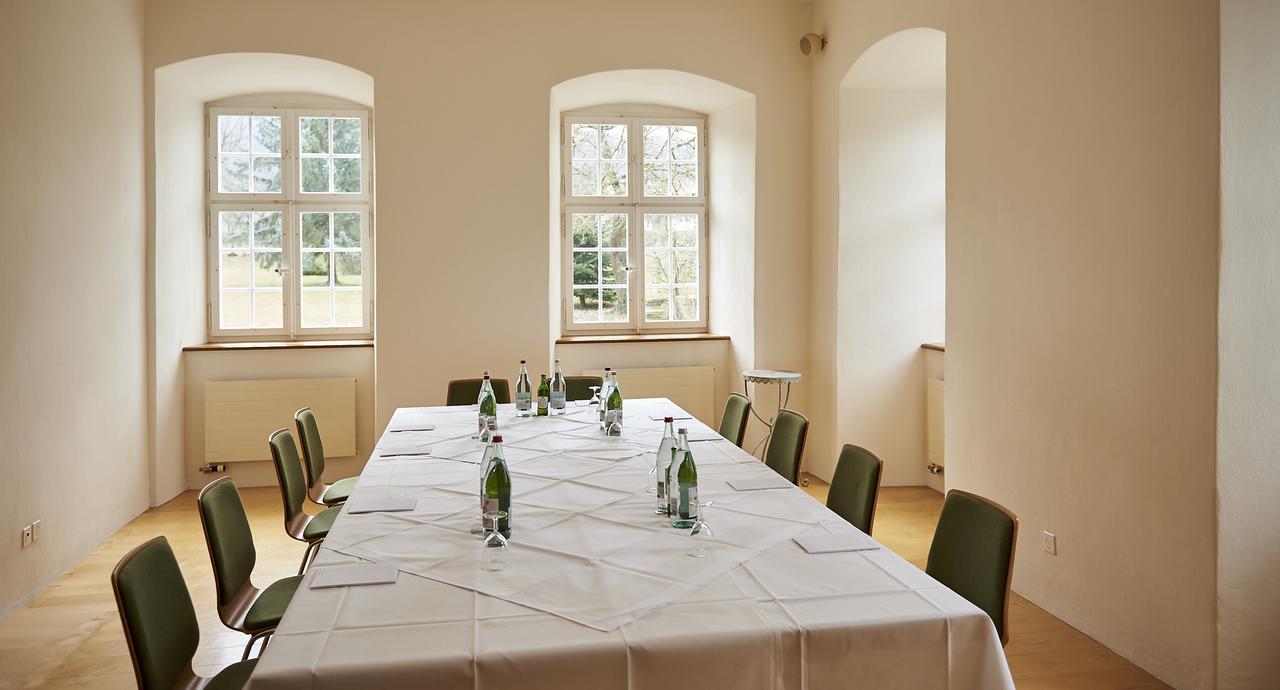 Klosterhotel Kreuz Mariastein Екстериор снимка