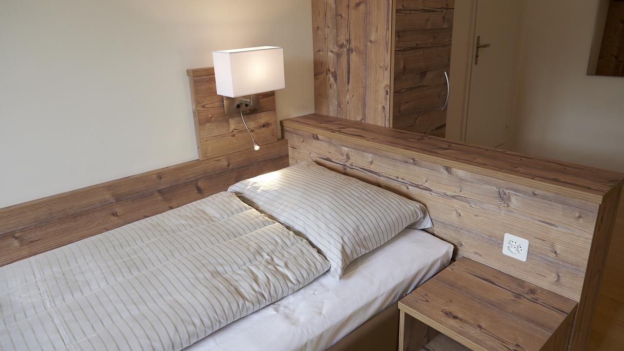 Klosterhotel Kreuz Mariastein Екстериор снимка